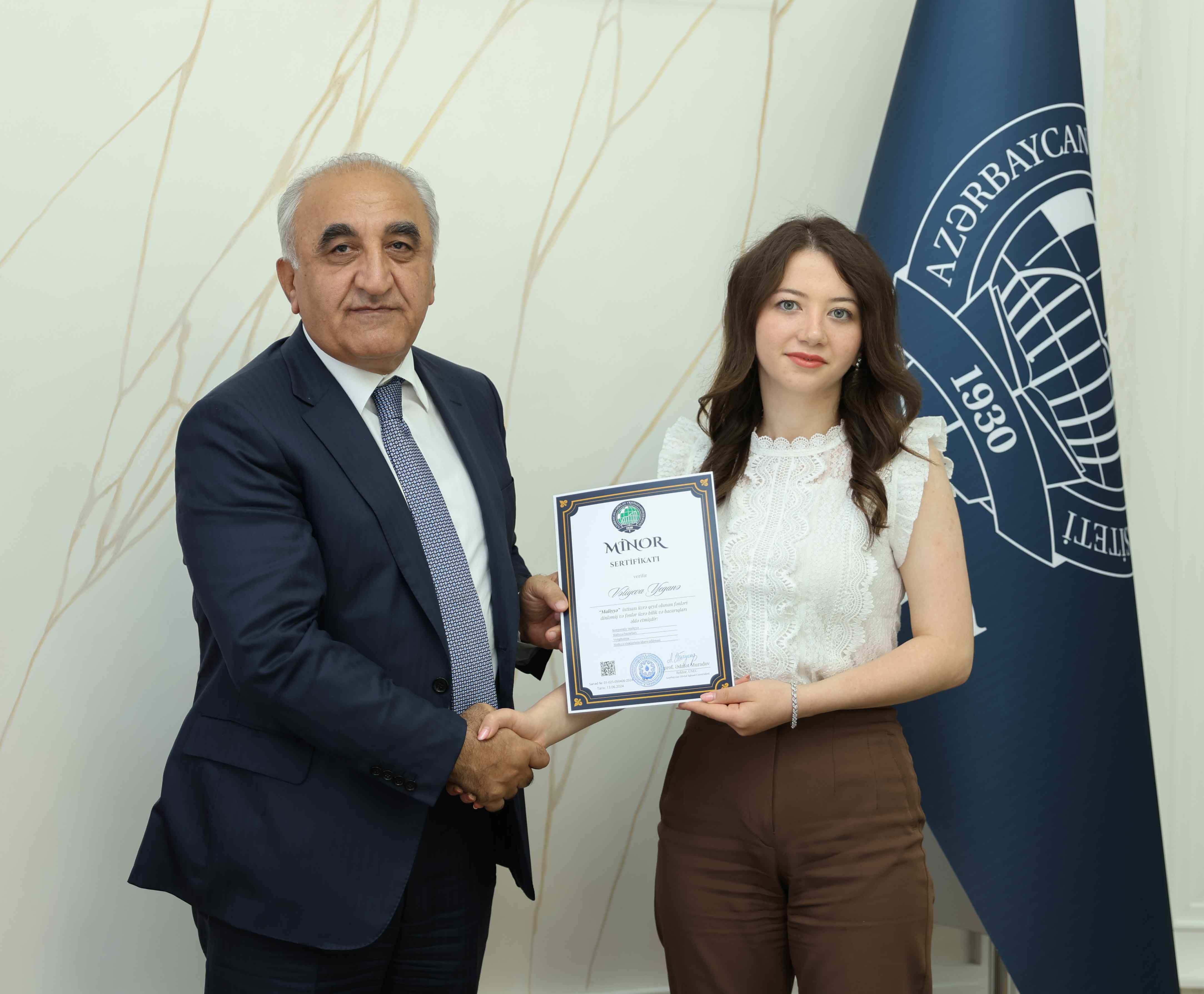 UNEC-in “Minor” proqramının ilk məzunlarına sertifikatlar təqdim olunub