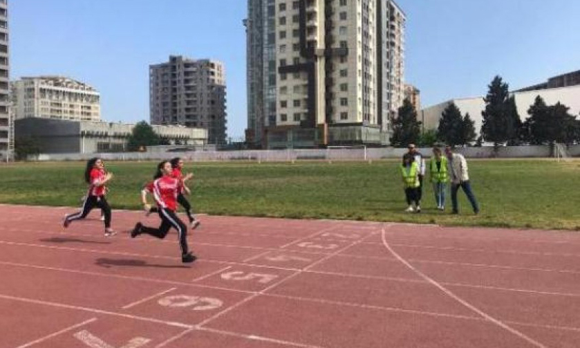13 nömrəli tam orta məktəbin komandası qızıl medal qazanıb