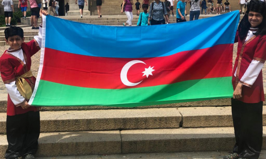 ABŞ-da Azərbaycan Məktəbinin şagirdləri tərəfindən mədəniyyətimizə dair təqdimat