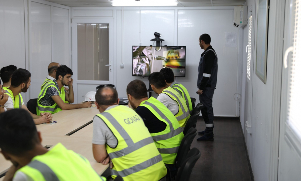 Müəllim və tələbələrin Çovdar filiz emalı sahəsinə tanıtım səfəri təşkil olunub