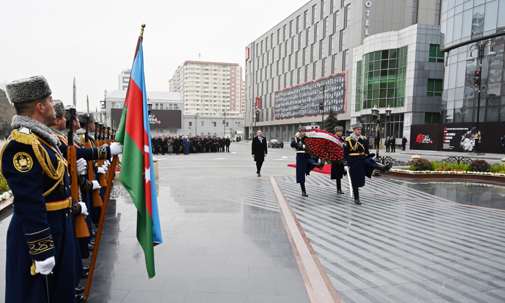 Prezident İlham Əliyev Xocalı soyqırımı qurbanlarının xatirəsini anım mərasimində iştirak edib