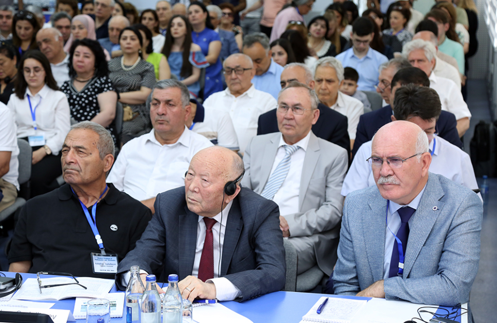 “Riyaziyyat və mexanikanın müasir problemləri” mövzusunda XI beynəlxalq konfrans işə başlayıb