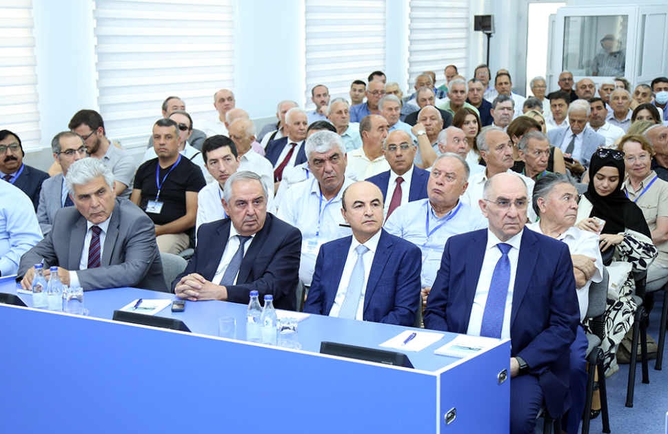 “Riyaziyyat və mexanikanın müasir problemləri” mövzusunda XI beynəlxalq konfrans işə başlayıb