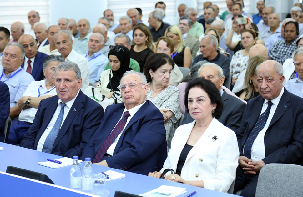 “Riyaziyyat və mexanikanın müasir problemləri” mövzusunda XI beynəlxalq konfrans işə başlayıb
