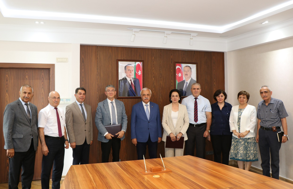 AzMİU ilə FHN-nin elmi-tədqiqat institutu arasında müqavilə imzalanıb