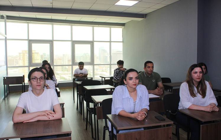 TTKF tərəfindən tələbələrə sertifikatlar təqdim olunub