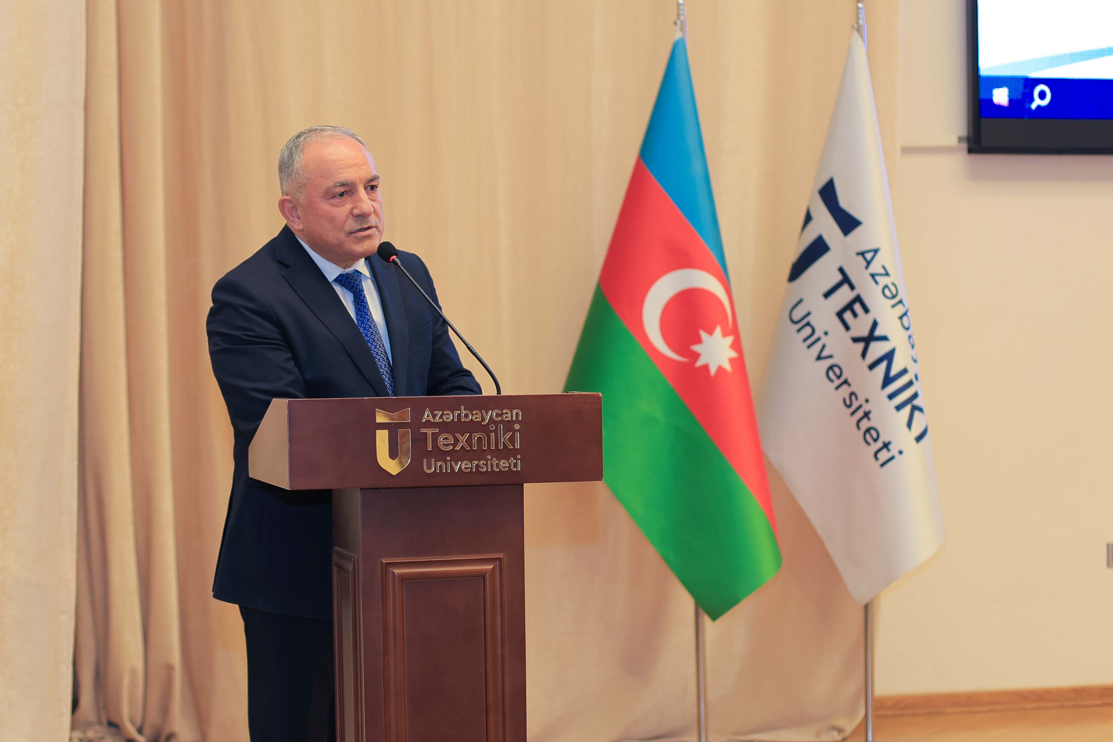Tələbələr təhsildə hər kəs üçün sərfəli innovativ metodlar təklif etdi