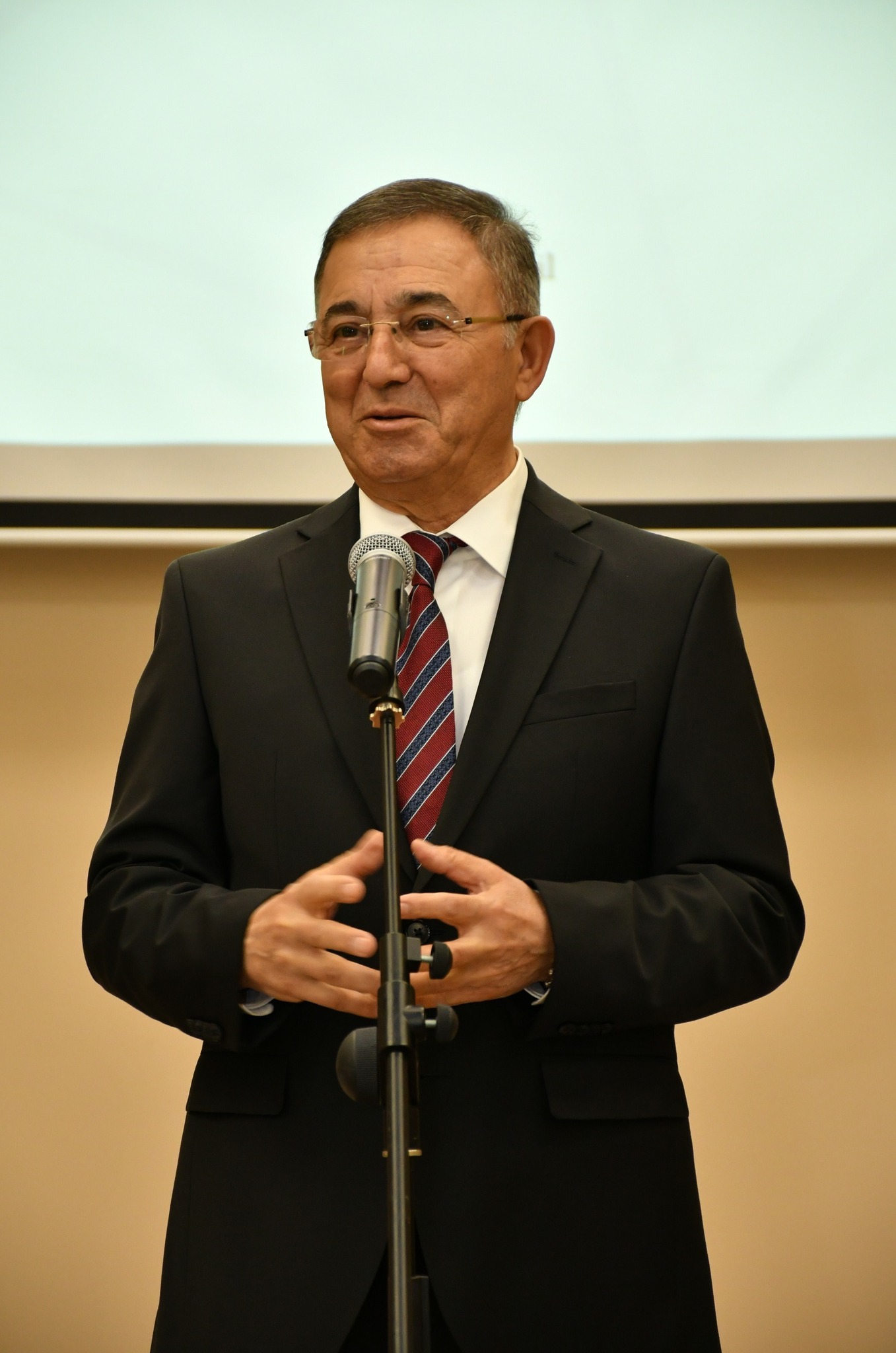 “Azərbaycanda Rektorlar Konfransının yaradılması” layihəsi çərçivəsində hesabat konfransı keçirilib