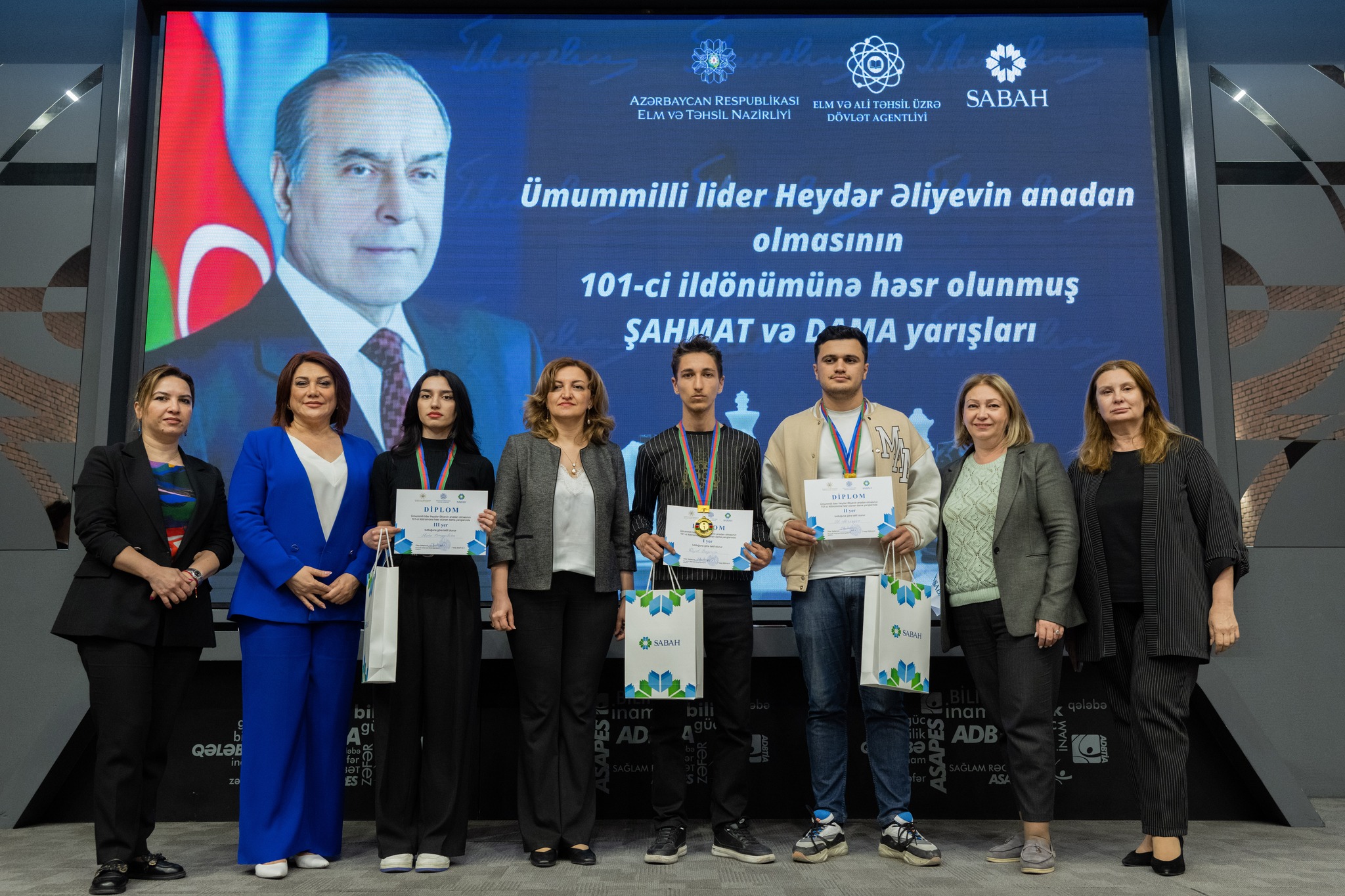 SABAH tələbələri üçün şahmat və dama yarışları və təltifetmə mərasimi baş tutub