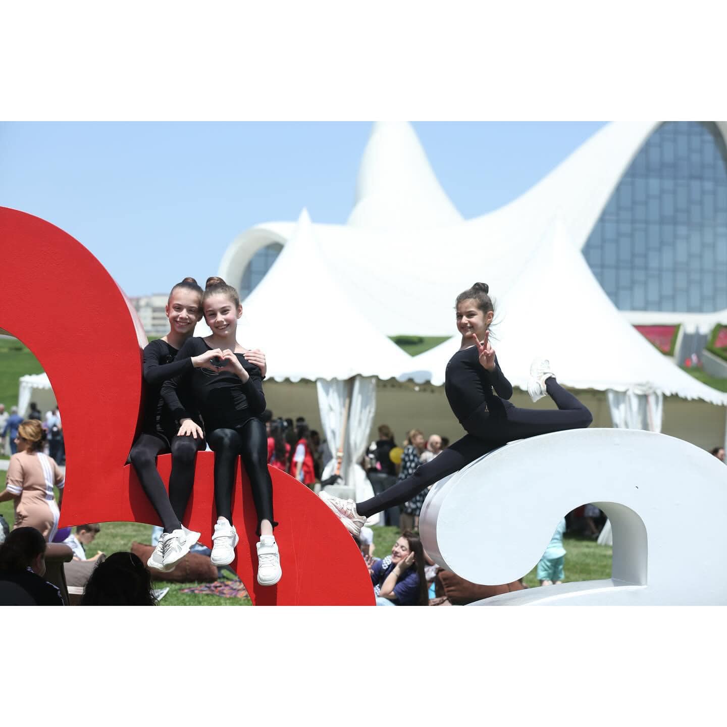 Heydər Əliyev Mərkəzinin parkında uşaq festivalı keçirilib