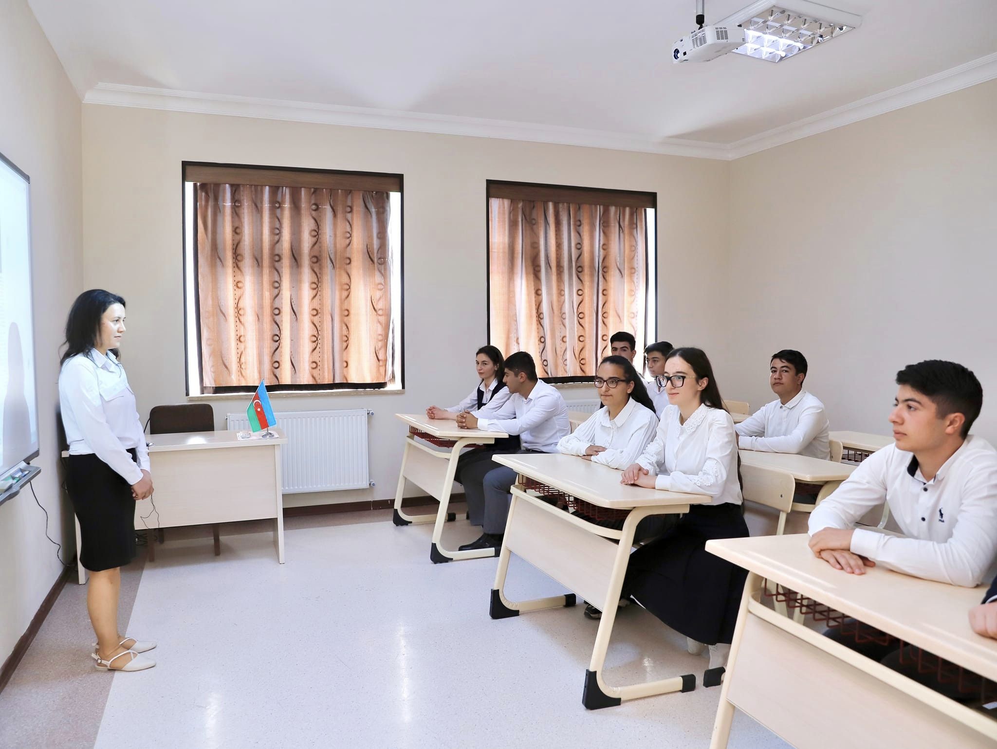 Naxçıvanda 100 yaşlı məktəbin yubileyi qeyd olunub