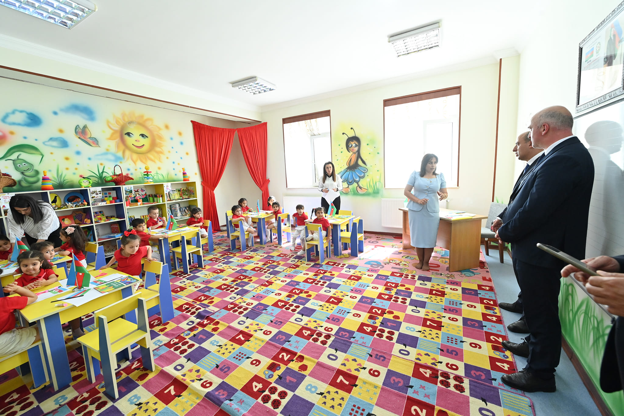 Emin Əmrullayev Naxçıvanda alternativ məktəbəqədər qrupların fəaliyyəti ilə tanış olub