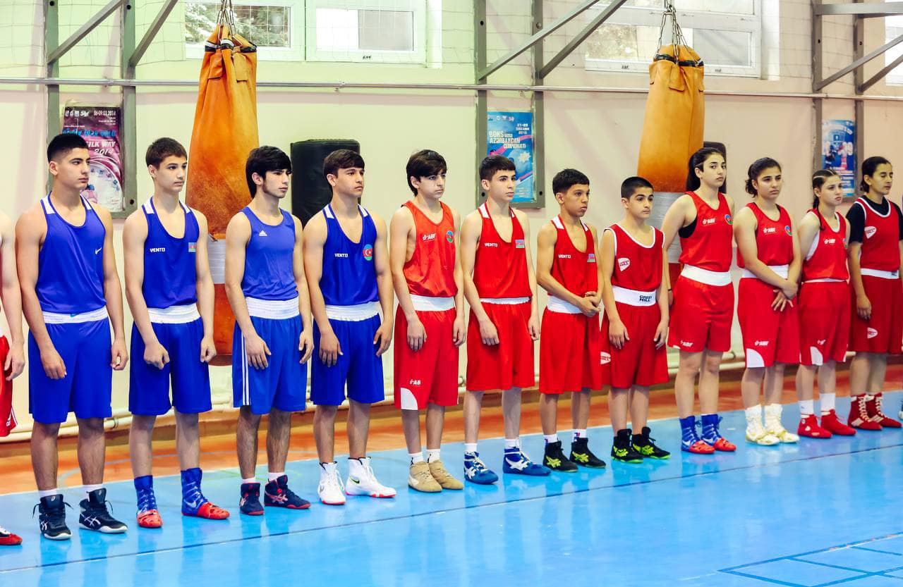 Tanınmış idmançılar gənc boksçulara master-klas keçiblər - FOTOLAR