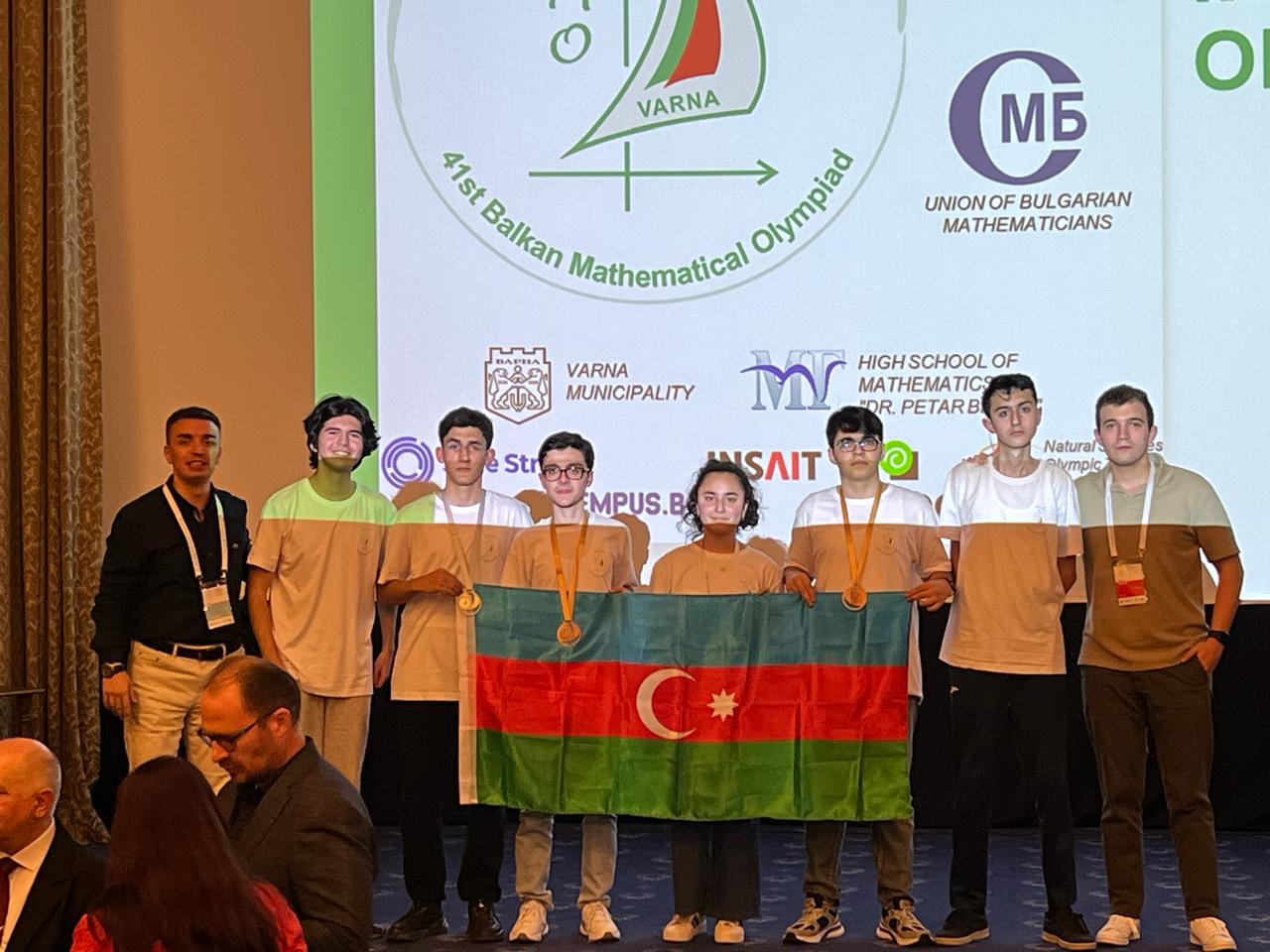 Beynəlxalq riyaziyyat olimpiadasından uğurla dönən şagirdlərimiz: 1 gümüş, 2 bürünc medal