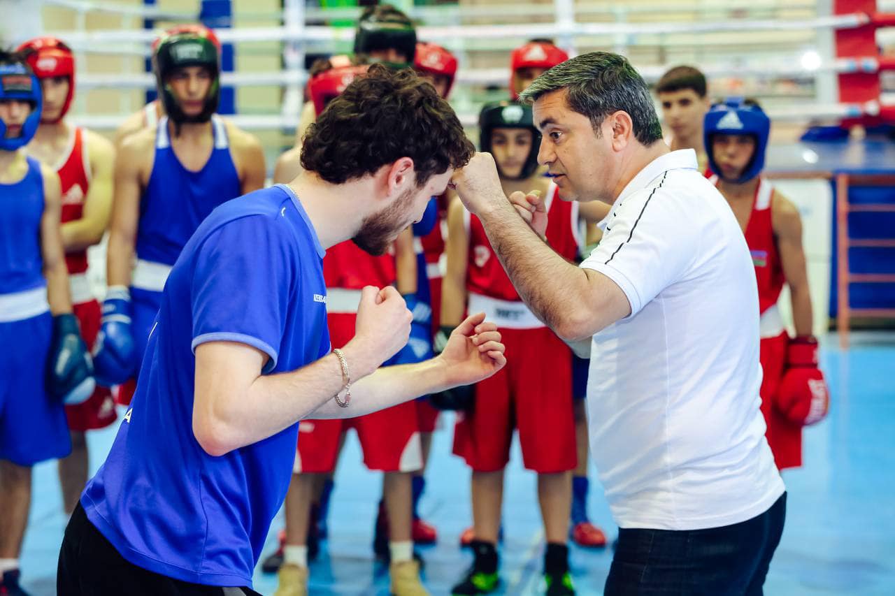Tanınmış idmançılar gənc boksçulara master-klas keçiblər - FOTOLAR