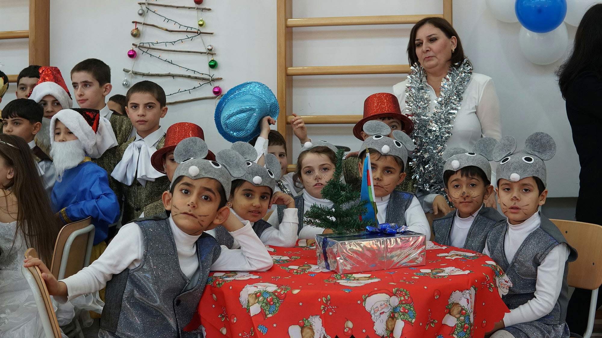 Bu nağılda “BİZ” vardı