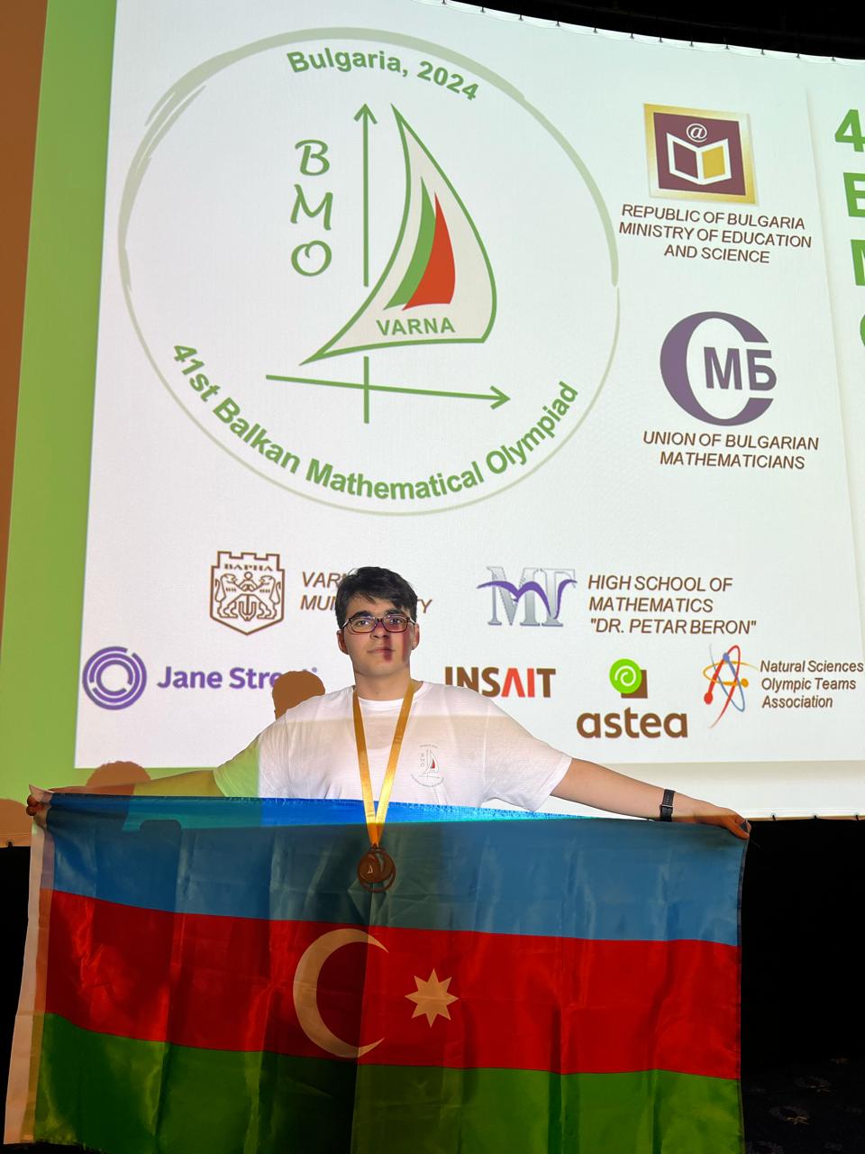 Beynəlxalq riyaziyyat olimpiadasından uğurla dönən şagirdlərimiz: 1 gümüş, 2 bürünc medal