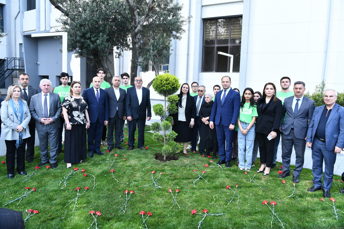 ADNSU-da 30 aprel faciəsinin 15-ci ildönümü münasibəti ilə ağacəkmə aksiyası keçrilib