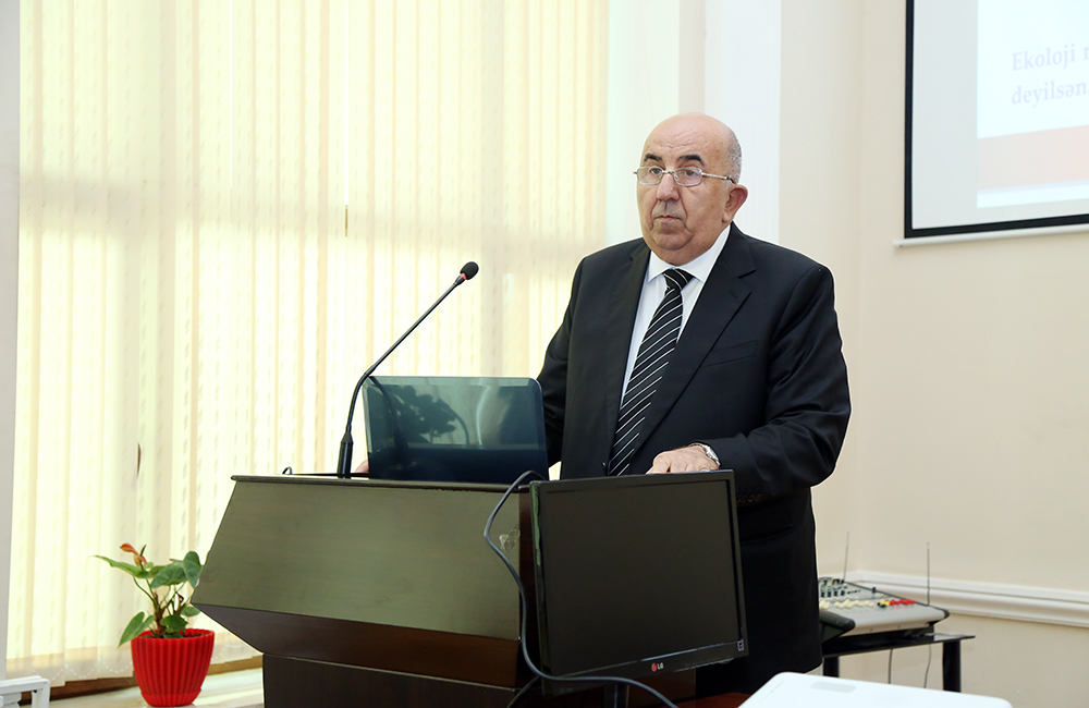 “Yaşıl dünya naminə həmrəylik ili”nə həsr olunmuş elmi konfrans keçirilib