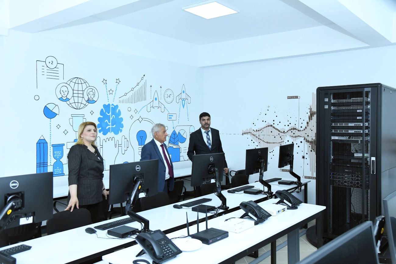 BMU-da Əlcəzairin Naama Universitet Mərkəzinin rektoru ilə görüş keçirilib