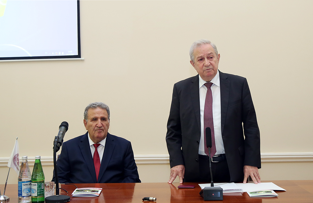 “Yaşıl dünya naminə həmrəylik ili”nə həsr olunmuş elmi konfrans keçirilib