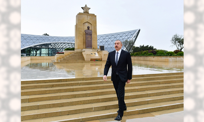 Prezident İlham Əliyev faşizm üzərində Qələbə uğrunda həlak olan Azərbaycan övladlarının xatirəsini ehtiramla anıb