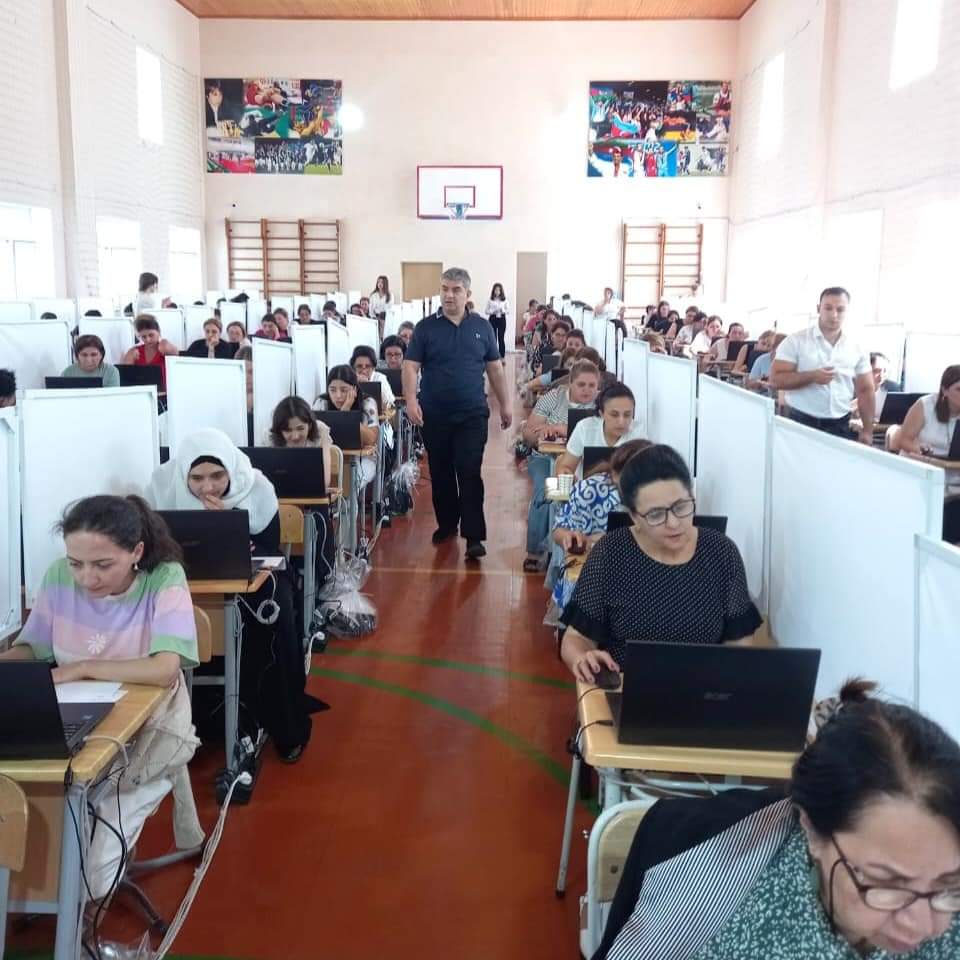 Paytaxt üzrə 3070 təhsilverən sertifikatlaşdırma prosesinə dəvət olunub