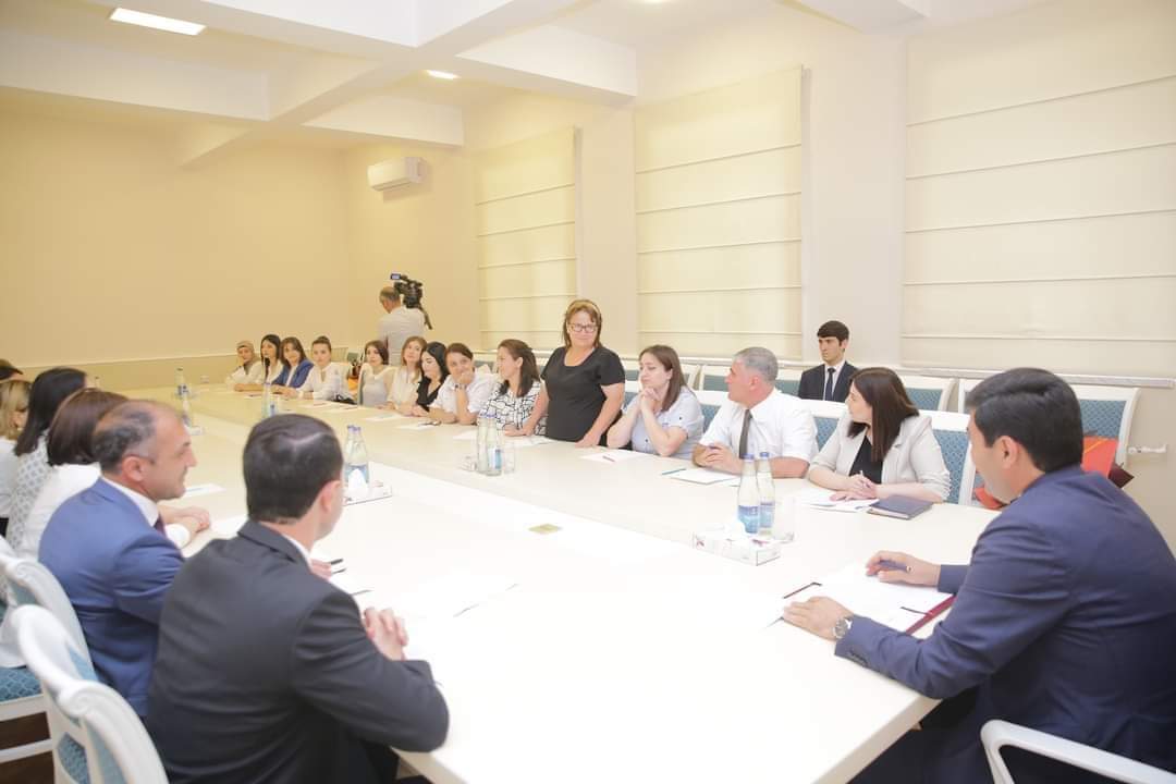 Xaçmazda sertifikatlaşdırmada yüksək bal toplamış müəllimlərlə görüş keçirilib