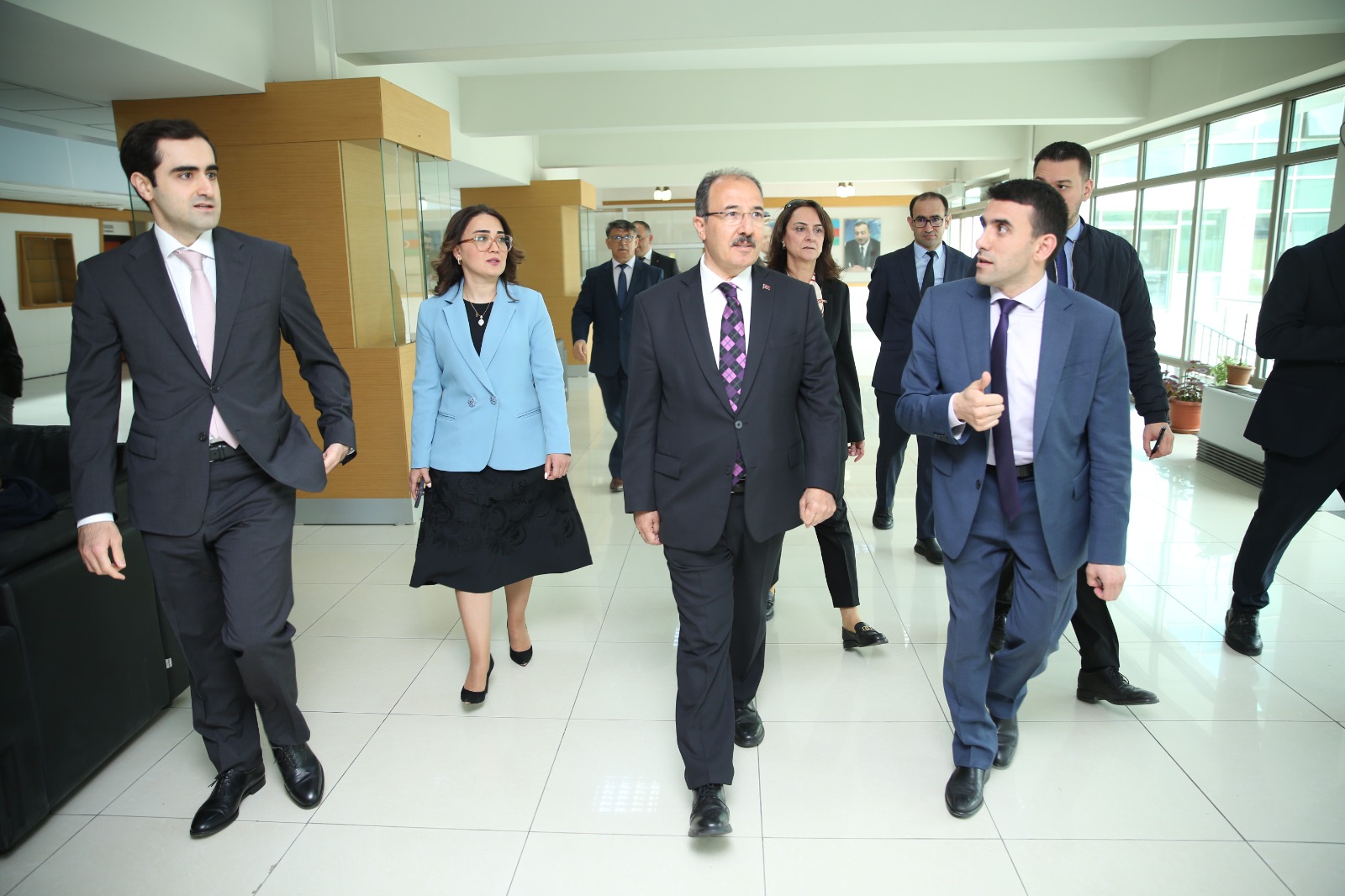 Türkiyə səfiri ADPU-nun tədris mühiti və dərs prosesi ilə tanış olub