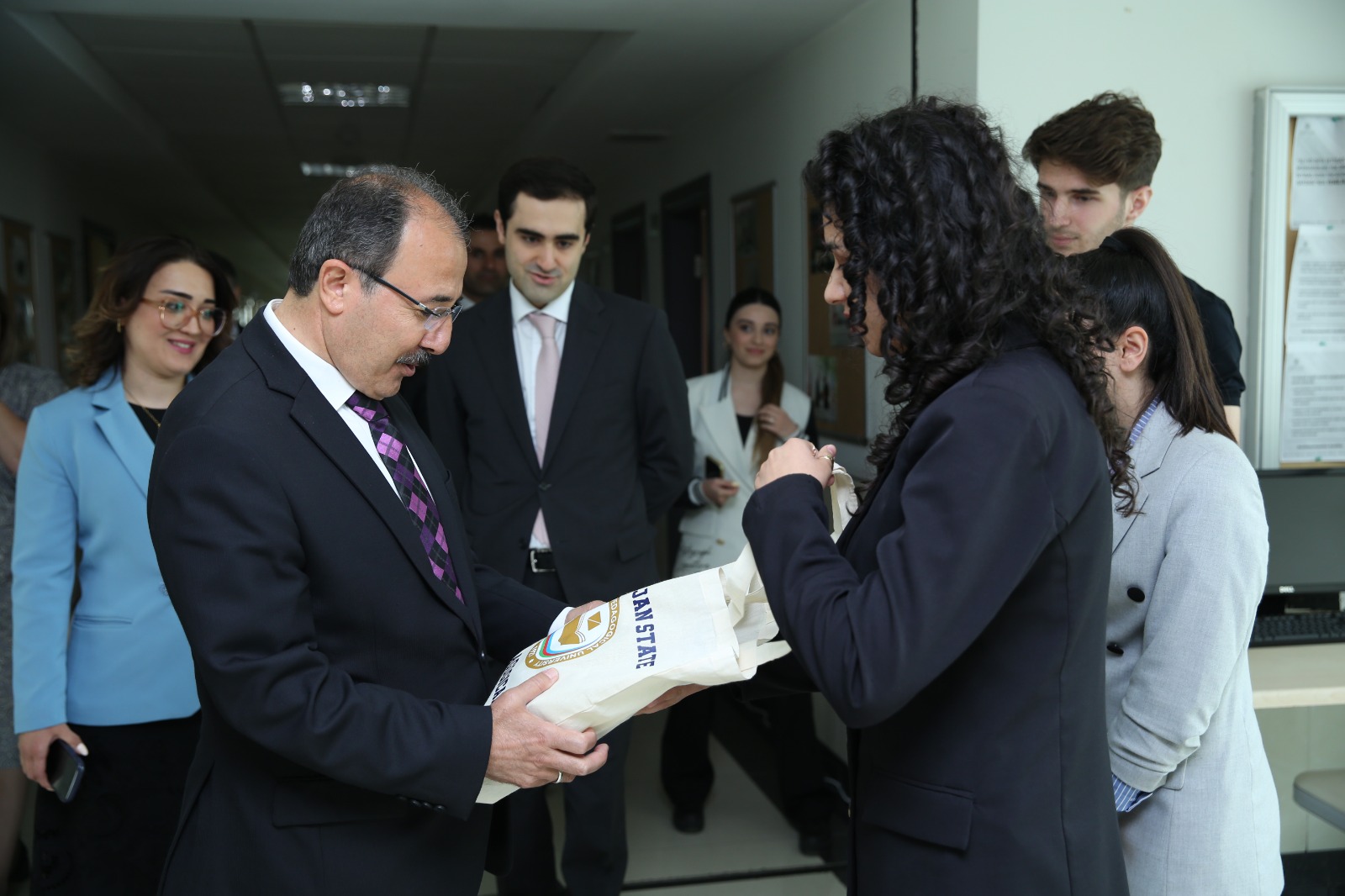 Türkiyə səfiri ADPU-nun tədris mühiti və dərs prosesi ilə tanış olub