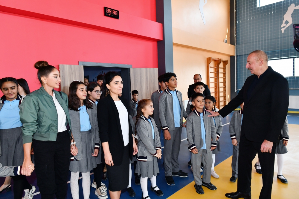 Prezident İlham Əliyev və birinci xanım Mehriban Əliyeva Zəngilanın Ağalı kəndində sakinlərlə görüşüblər