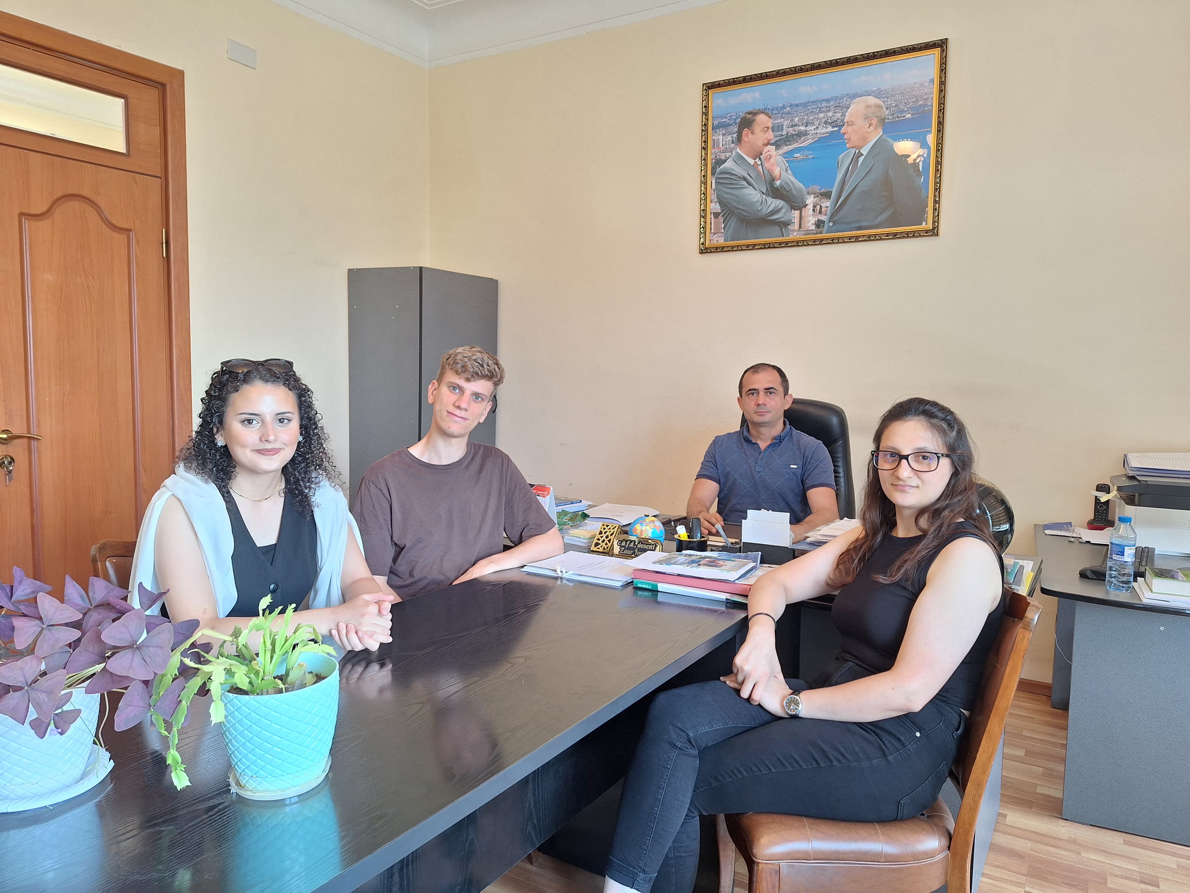 Almaniya universitetinin tələbələri Coğrafiya İnstitutunda olublar