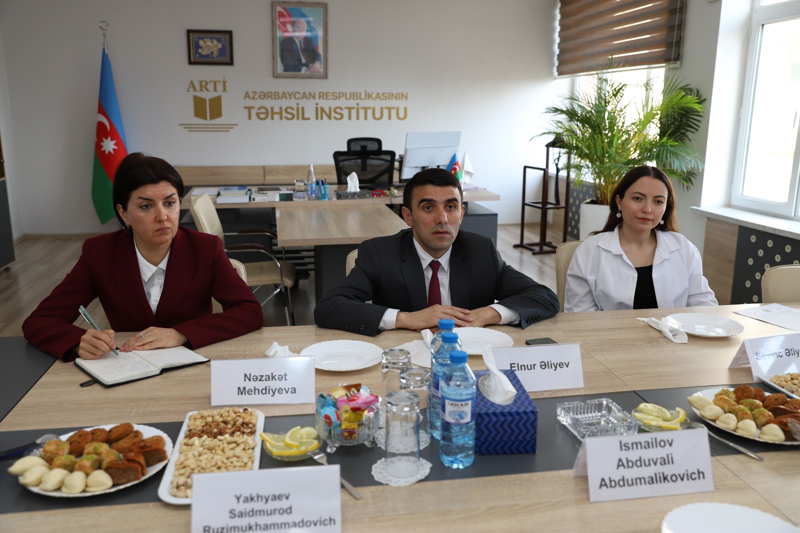 Təhsil İnstitutu ilə Özbəkistan Milli Tədqiqat İnstitutu arasında memorandum imzalanıb