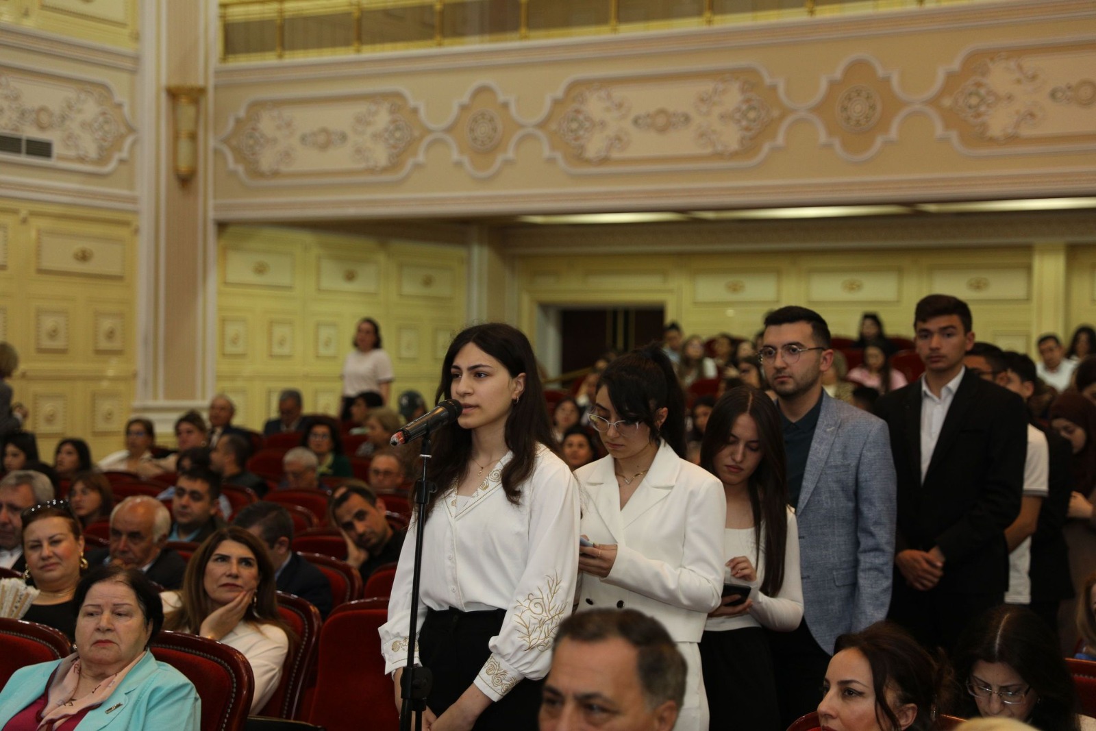 BDU-da tanınmış alim, şair, professor Mahirə Nağıqızı ilə görüş keçirilib
