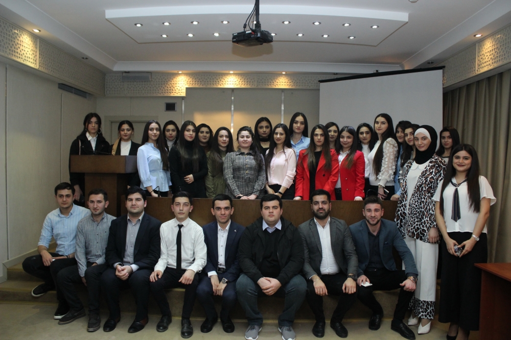 AzMİU-da əlaçı tələbələrə pul mükafatı
