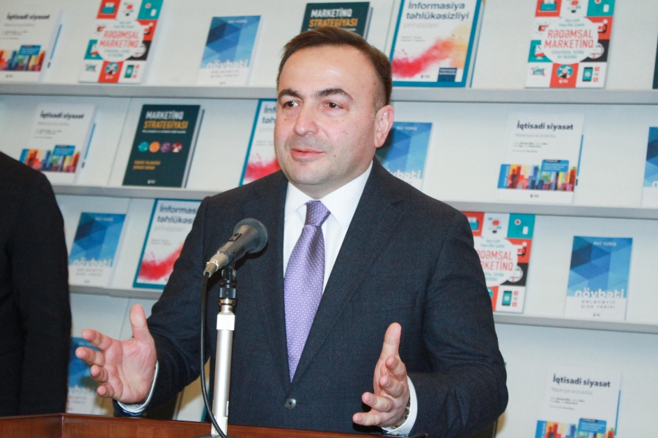 BP beş dərsliyin Azərbaycan dilinə tərcümə edilmiş nəşrlərini təqdim edib
