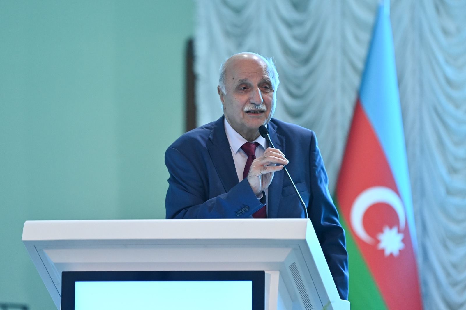 UNEC-də Cəfər Məsiminin kitablarının təqdimatı olub