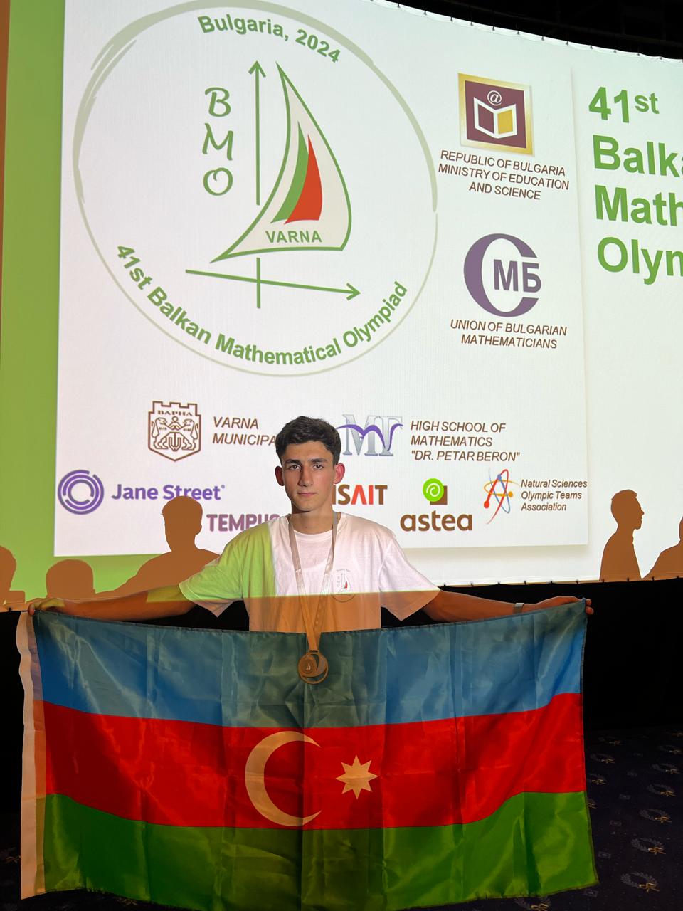 Beynəlxalq riyaziyyat olimpiadasından uğurla dönən şagirdlərimiz: 1 gümüş, 2 bürünc medal
