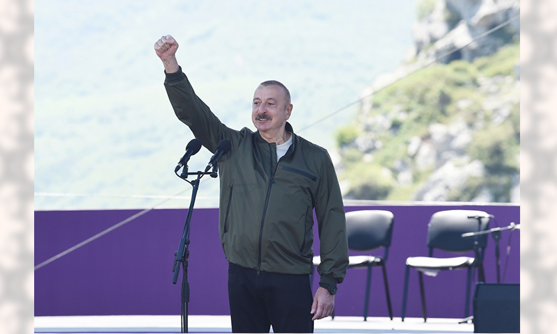 Azərbaycan Prezidenti İlham Əliyev və birinci xanım Mehriban Əliyeva Şuşada “Xarıbülbül” festivalının açılışında iştirak ediblər
