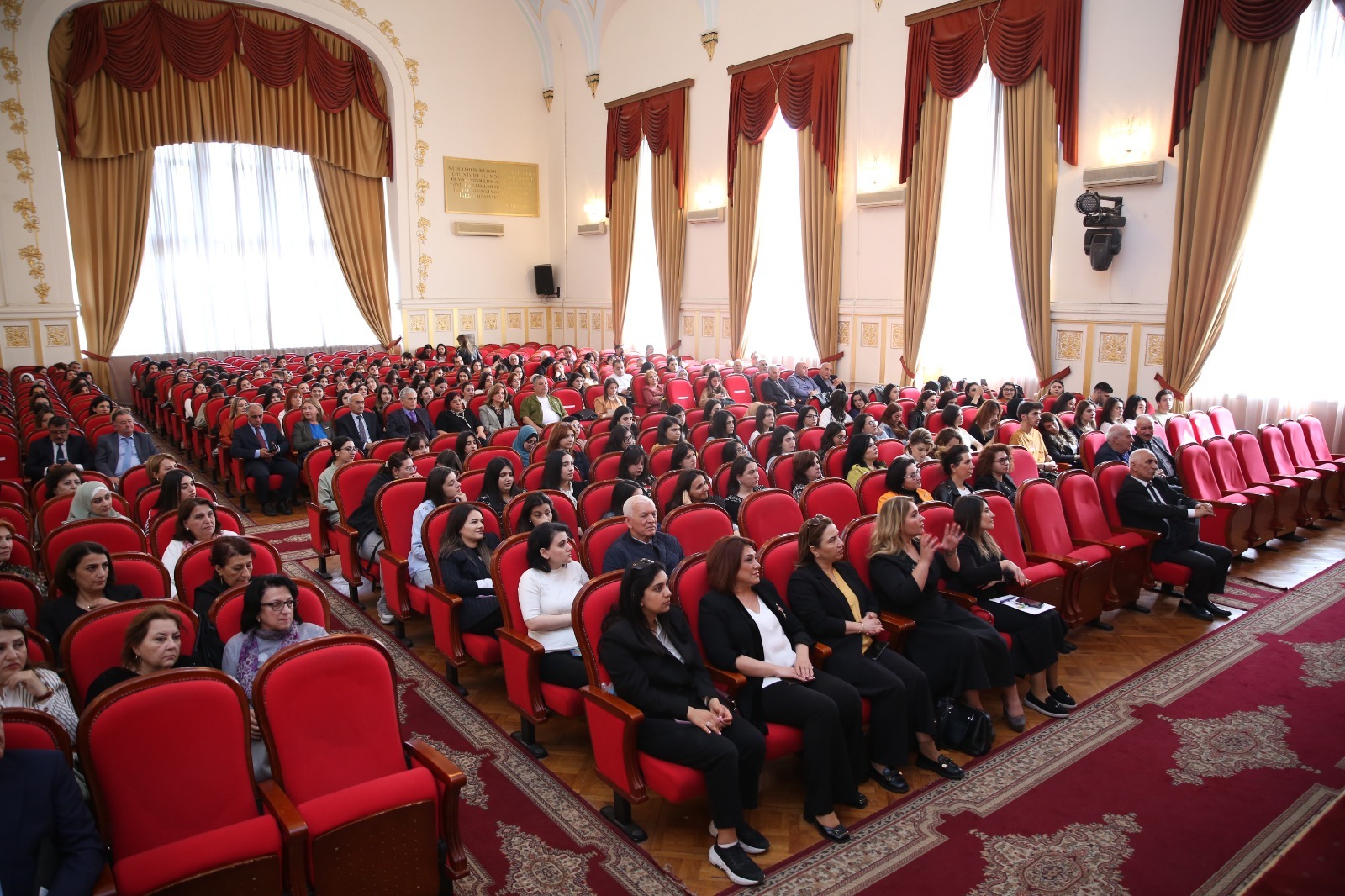 Pedaqoji Universitetdə türkiyəli professor Buket Ağqoyunlunun ustad dərsi təşkil olunub