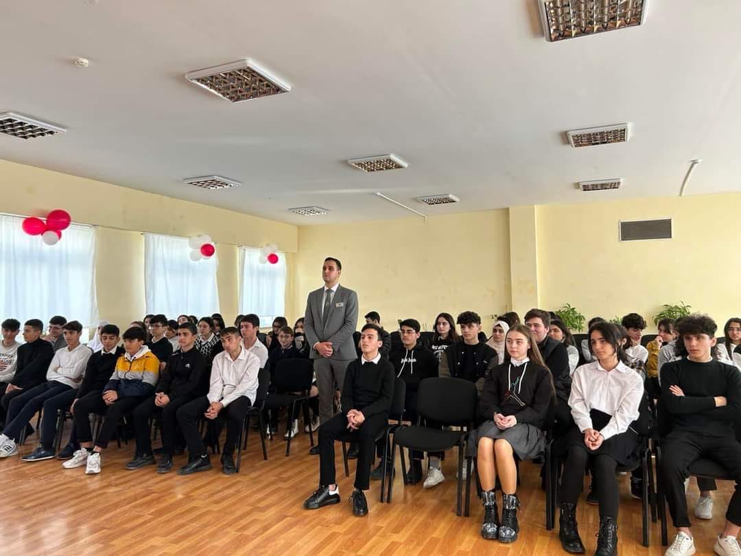 Yuxarı sinif şagirdləri üçün əmək münasibətləri mövzusunda maarifləndirici görüşlər