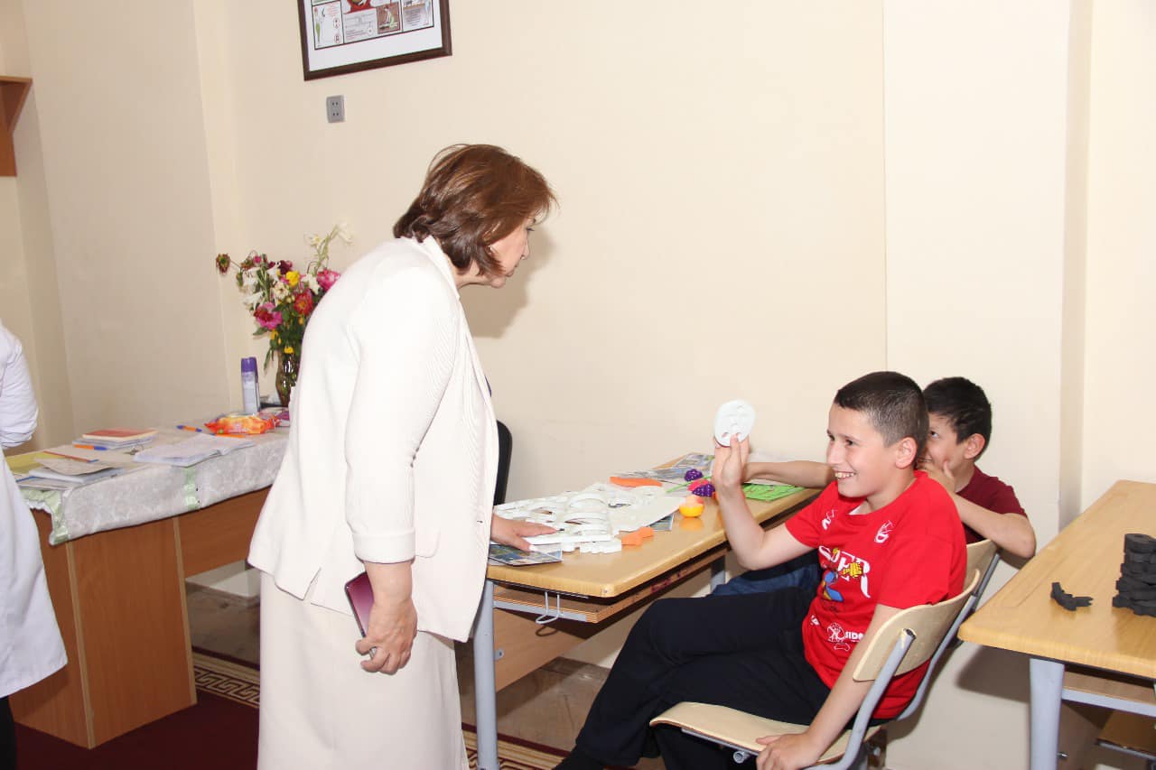 Agentliyin direktor müavini Şəki rayonunda bir sıra təhsil müəssisələrində olub