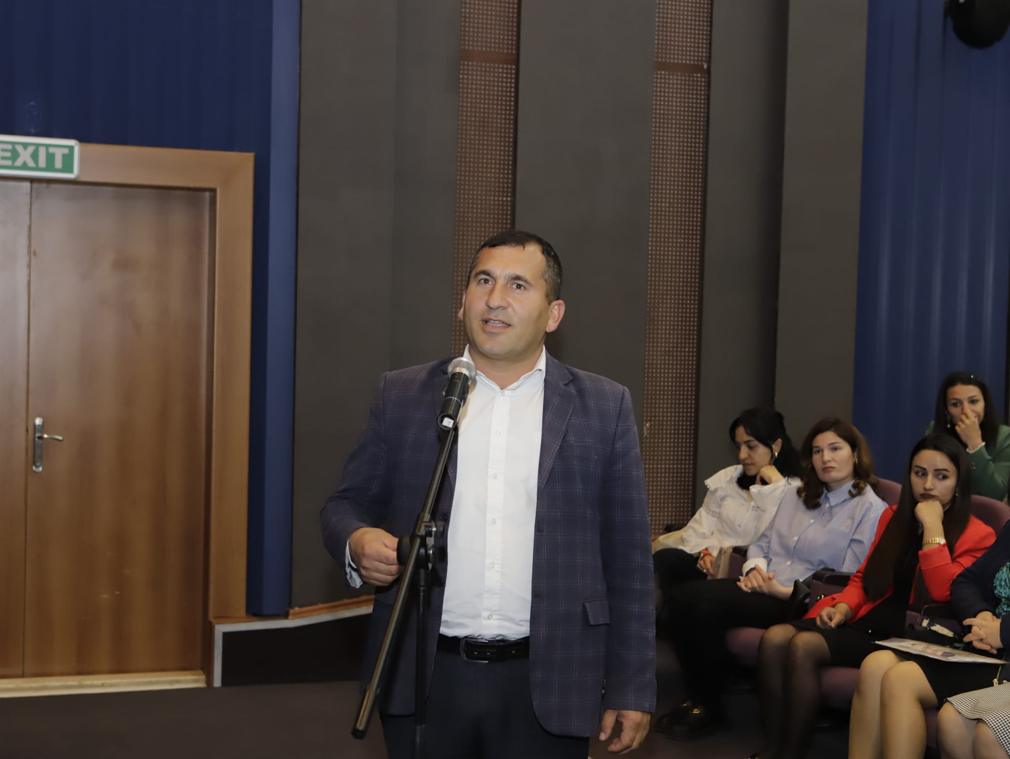 Naxçıvanda sertifikatlaşdırma imtahanlarında iştirak edəcək müəllimlərlə maarifləndirici görüş keçirilib