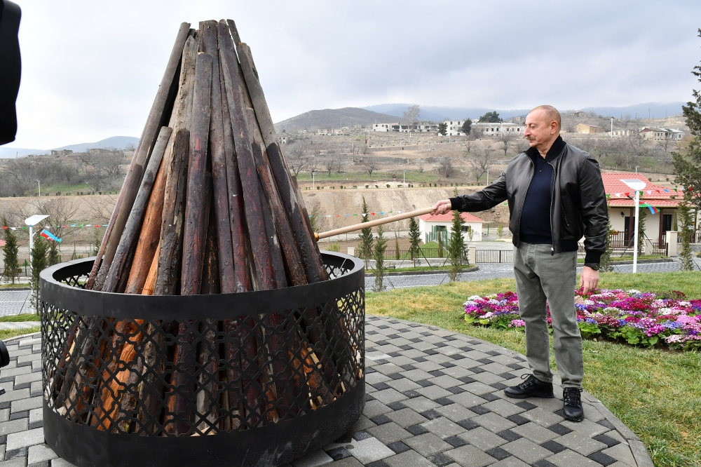 Prezident İlham Əliyev və birinci xanım Mehriban Əliyeva Talış kəndində görülən işlərlə tanış olublar