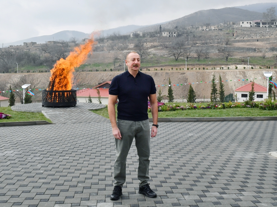 Prezident İlham Əliyev və birinci xanım Mehriban Əliyeva Talış kəndində görülən işlərlə tanış olublar