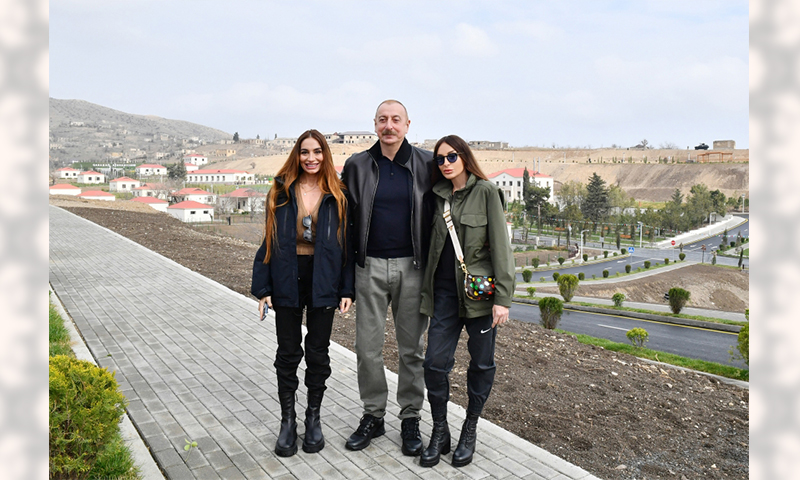 Prezident İlham Əliyev və birinci xanım Mehriban Əliyeva Talış kəndində görülən işlərlə tanış olublar
