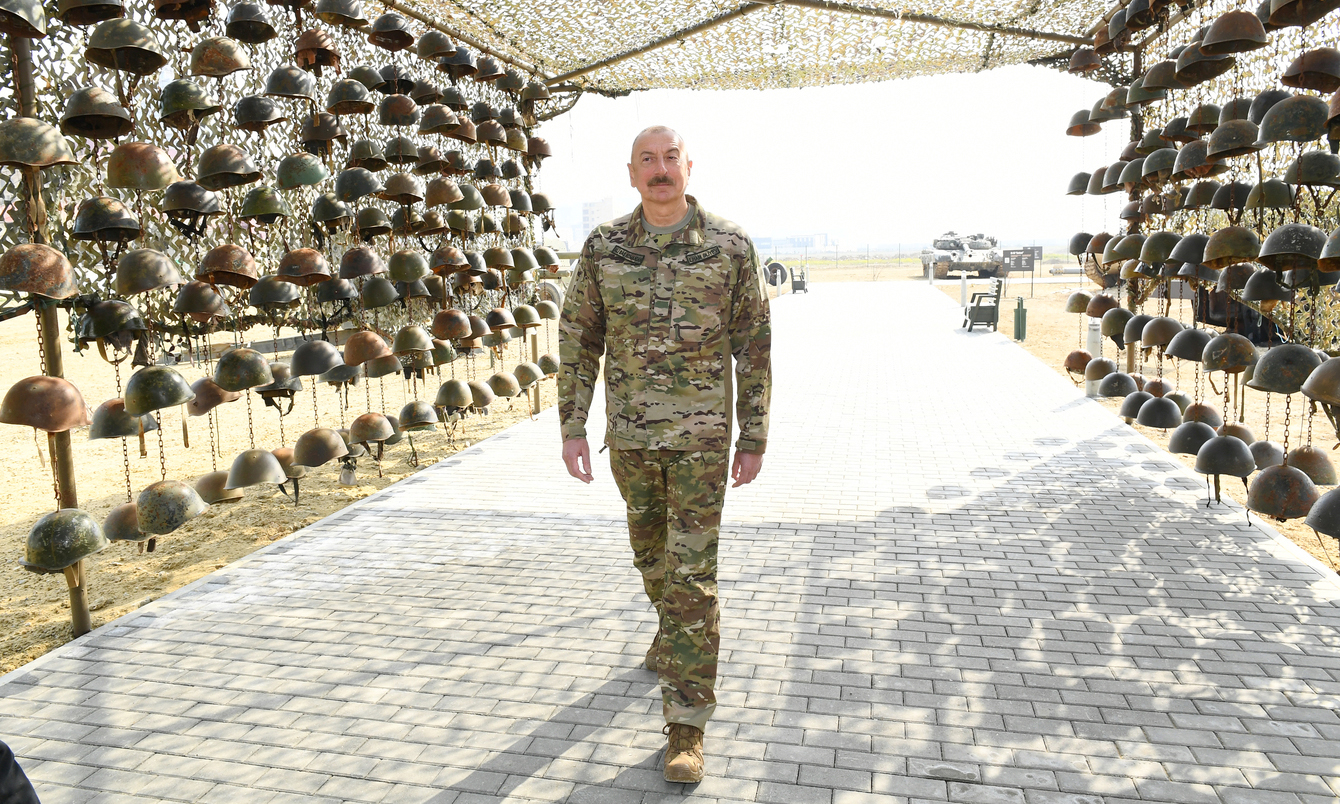 Prezident Bakıda Hərbi Qənimətlər Parkının açılışında iştirak edib
