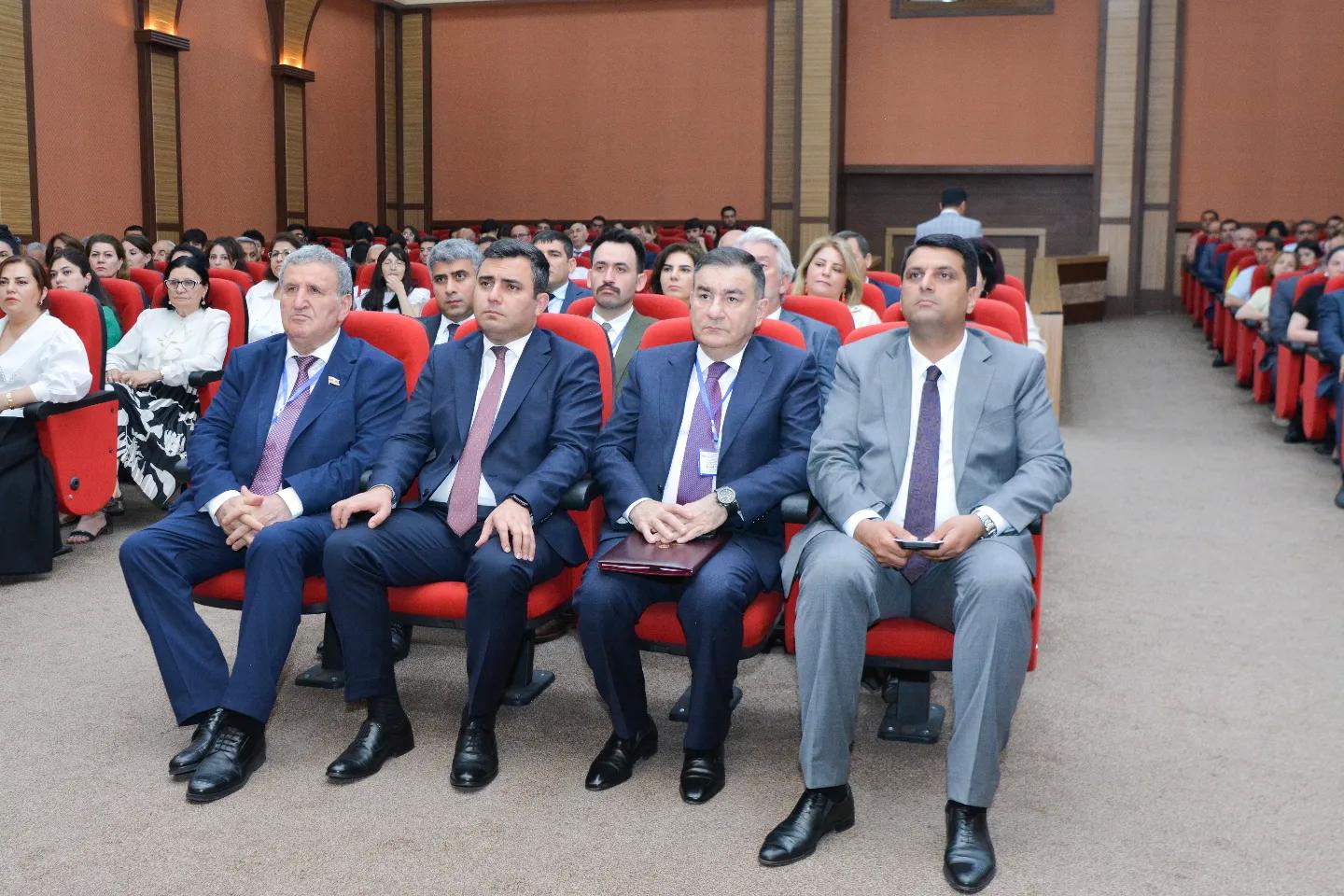 “Naxçıvan Muxtar Respublikasının yaranması: keçmişdən bu günə və sabaha” mövzusunda elmi konfrans keçirilib