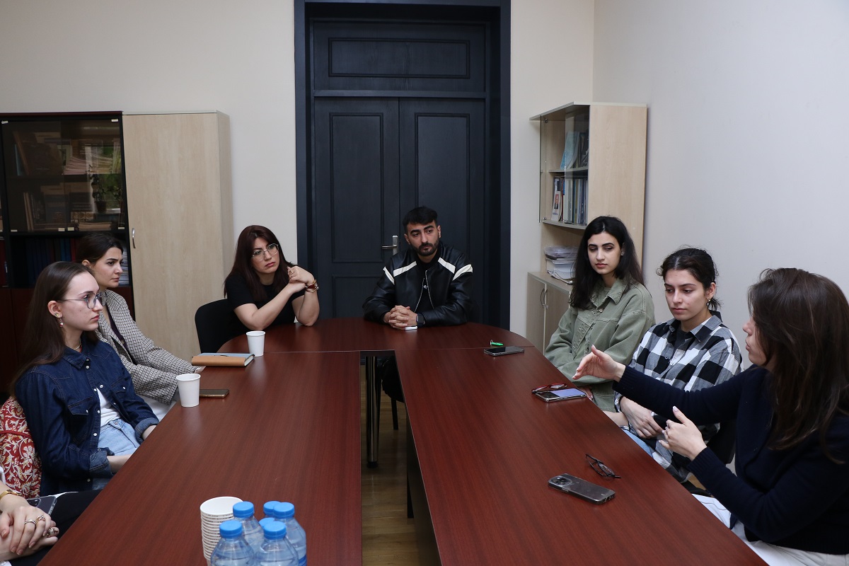 İtaliyalı bərpaçı-memar AzMİU-nun gənc tədqiqatçılarına seminar keçib