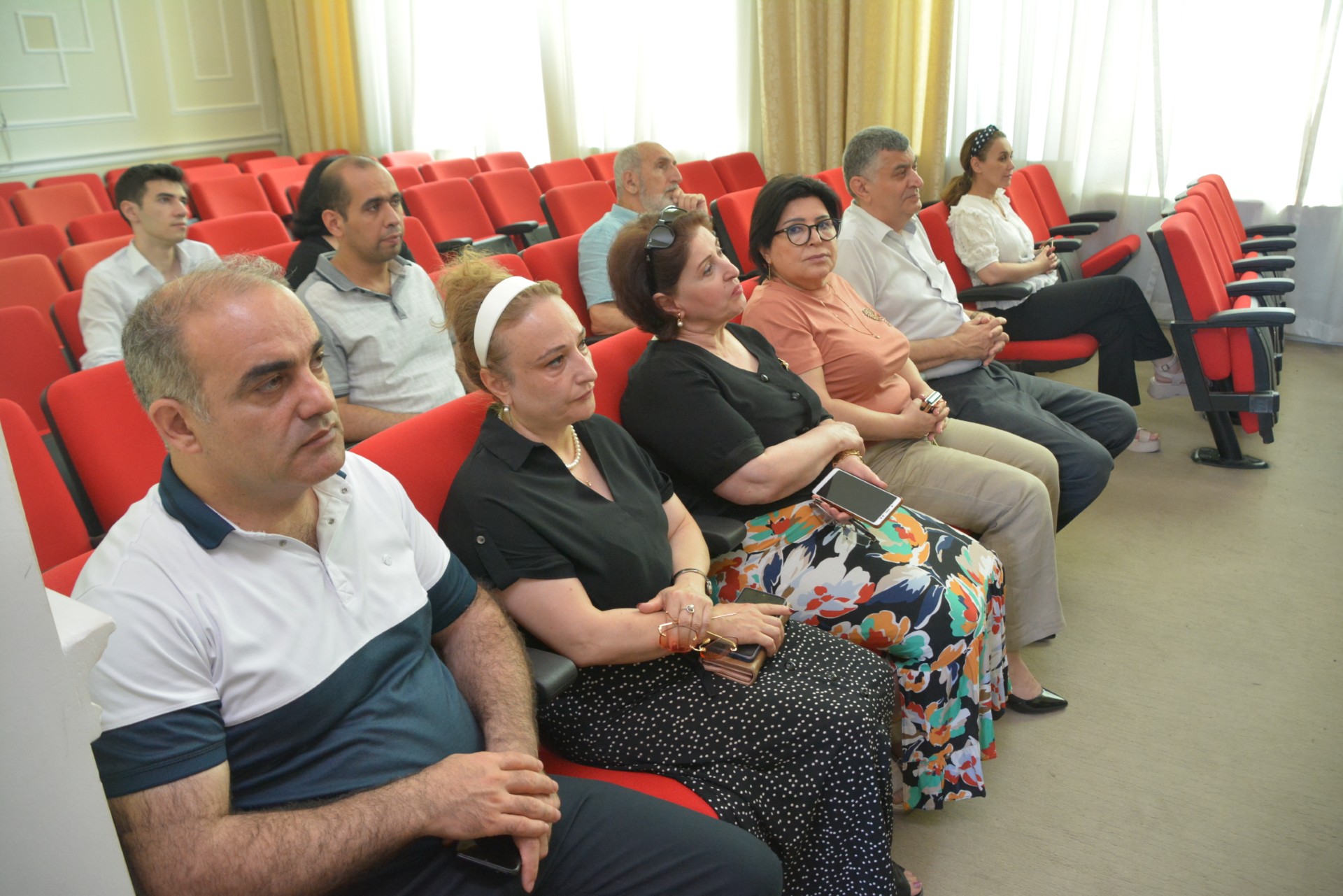 “Yeni məkan. Dünya müşahidələri və iqlim dəyişikliyinə baxış” mövzusunda vebinar keçirilib
